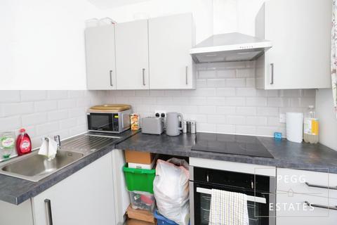 Studio for sale, 39 South Street, Torquay TQ2