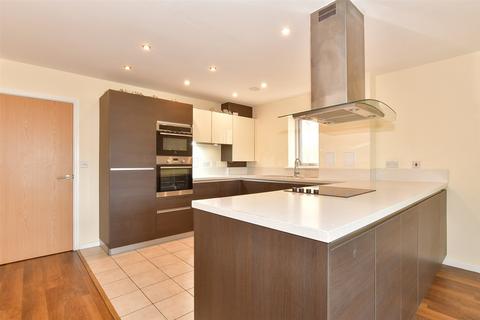 5 bedroom semi-detached house for sale, The Causeway, Chatham, Kent