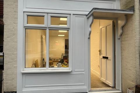 Property to rent, CHAPEL STREET, PETERSFIELD, HAMPSHIRE GU32 3DY