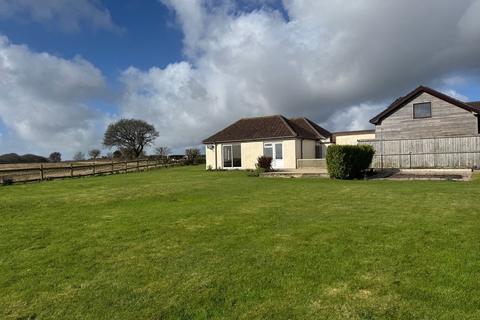 3 bedroom detached bungalow to rent, Between Budock Water and Mawnan Smith, Nr Falmouth