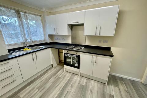 3 bedroom flat to rent, Hampton Court, Peterborough