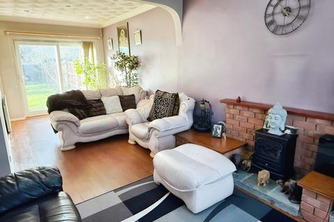 4 bedroom detached house for sale, Thurnview Road, Evington, Leicester, LE5