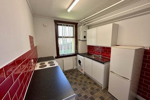 2 bedroom flat to rent, 42A Kenmore Terrace, Dundee,