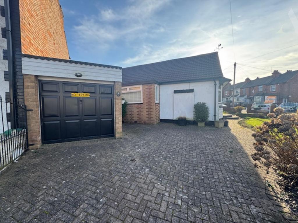 61 Asquith Road garage
