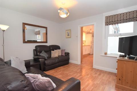 2 bedroom terraced house to rent, St Johns Road, Caversham