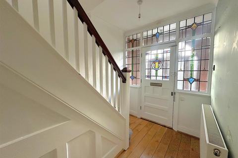 3 bedroom detached house to rent, Haden Park Road, Cradley Heath