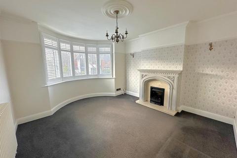 3 bedroom detached house to rent, Haden Park Road, Cradley Heath