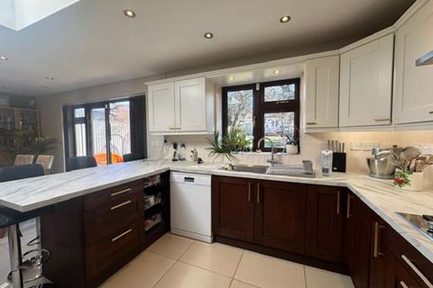 5 bedroom semi-detached house for sale, Laurel Gardens, Mill Hill