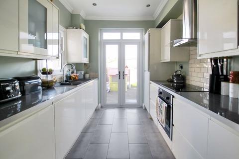 2 bedroom terraced house for sale, Vale Road, Northfleet