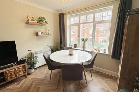 2 bedroom apartment for sale, Wake Green Road, Birmingham B13