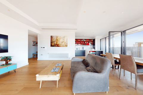 3 bedroom apartment to rent, City Island Way, London, E14