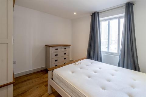 2 bedroom apartment to rent, Vauxhall Street, Plymouth