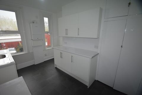 2 bedroom maisonette to rent, Goshen Road, Torquay TQ2