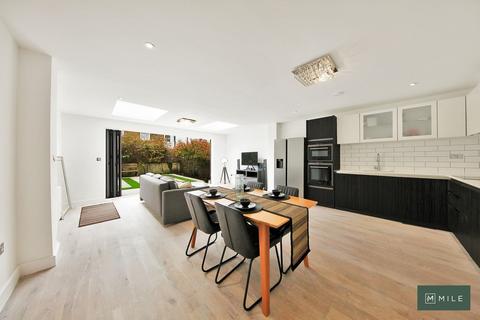 4 bedroom terraced house for sale, St Margarets Road, London NW10