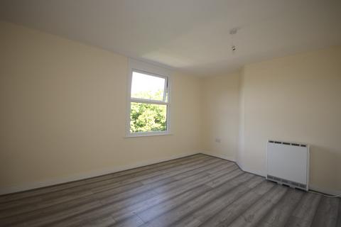 2 bedroom flat to rent, High Street,Sheerness, ME12