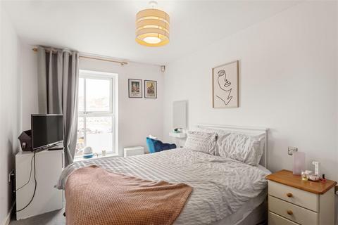 2 bedroom apartment to rent, Centurion Square, York