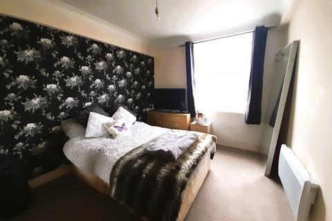 2 bedroom apartment to rent, High Street, Gravesend DA11