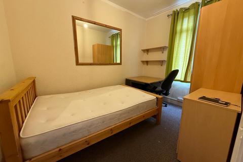 4 bedroom terraced house to rent, Carmelite Road, Coventry CV1