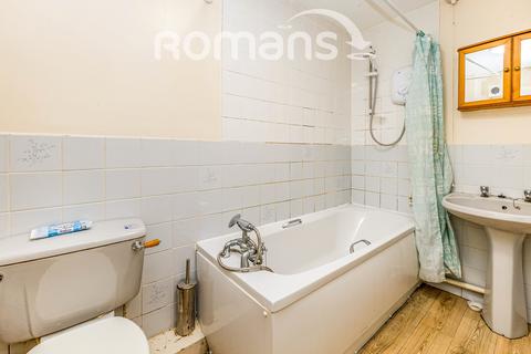 1 bedroom flat to rent, Knaves Hollow, Wooburn Moor, High Wycombe, HP10
