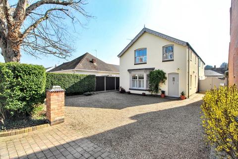 4 bedroom detached house for sale, Auburn Road, Leicester LE8