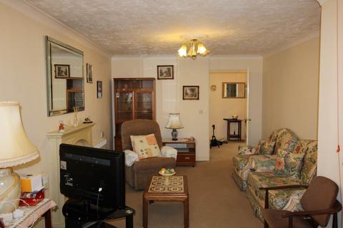 1 bedroom flat for sale, Potters Court, Potters Bar