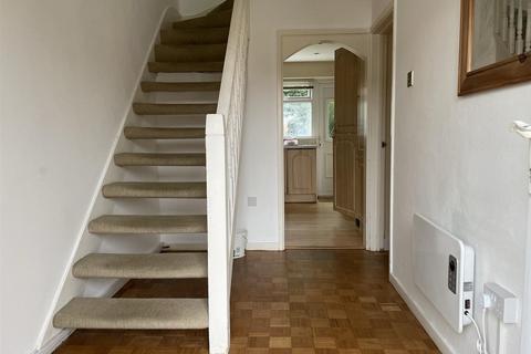 3 bedroom terraced house to rent, Hag Hill Lane, Taplow, Burnham