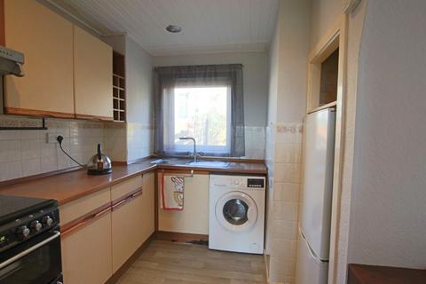 2 bedroom terraced house to rent, Thurso Crescent, Menzieshill, Dundee, DD2