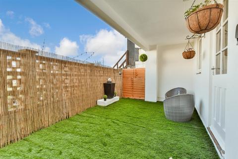 1 bedroom flat for sale, Neptune Terrace, Sheerness, Kent