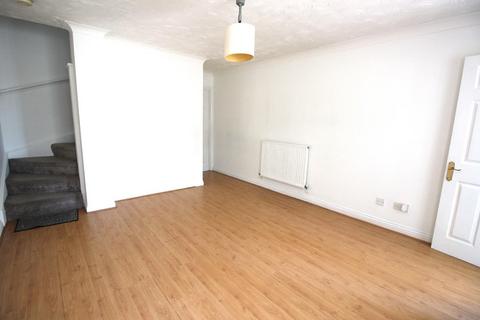 2 bedroom house to rent, Ware Point Drive, London