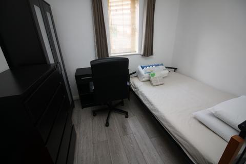 2 bedroom flat to rent, 14 Kilby Mews, Coventry, CV1 5EB