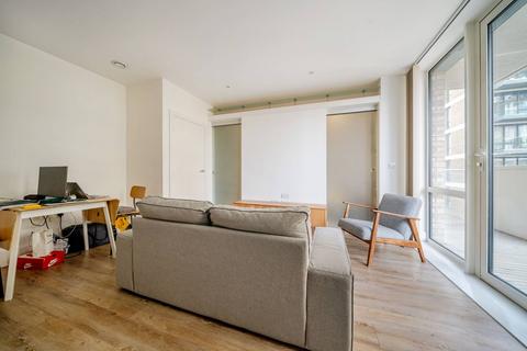 Studio to rent, Naval House, Woolwich, London, SE18