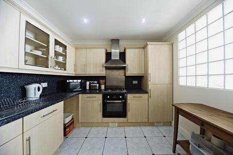 2 bedroom penthouse for sale, Edison Road, Bromley BR2