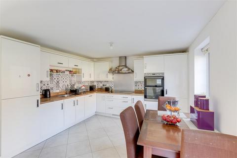 4 bedroom detached house for sale, Latin Grove, Hucknall NG15