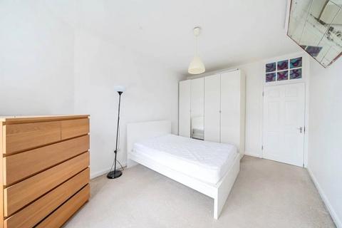 3 bedroom apartment to rent, Moreland Court, Finchley Road, London, NW2