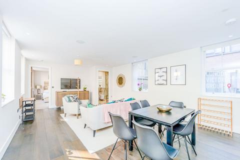 2 bedroom apartment for sale, Pinks Mews, Dyers Building, London, EC1N