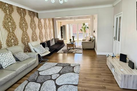 6 bedroom detached house for sale, Sedgebrook Road, Evington, LE5