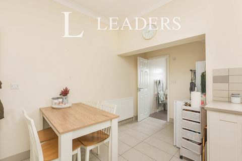 1 bedroom maisonette to rent, Dover Road East, Northfleet, DA11