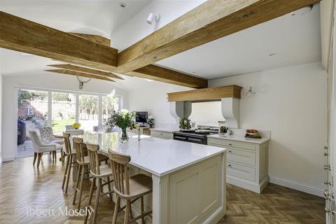 2 bedroom semi-detached house for sale, South Bank, Westerham TN16