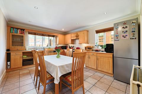 5 bedroom detached house for sale, Freathy Lane, Ashford TN25