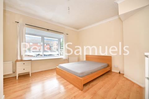 5 bedroom end of terrace house to rent, Ironmongers Place, London E14