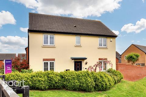 4 bedroom detached house for sale, Hunter Road, Leicester