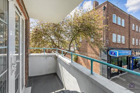 3 bedroom flat for sale, Firs Lane, London, London, N13
