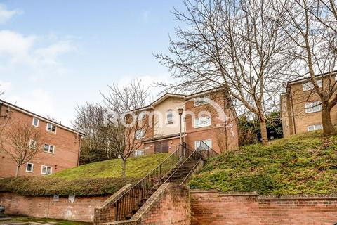 2 bedroom flat to rent, Lingfield Close, High Wycombe, Buckinghamshire, HP13
