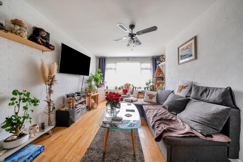 2 bedroom apartment for sale, Haydock Green, Northolt, Middlesex