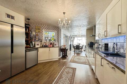 3 bedroom detached house for sale, Coxwold Grove, Hull HU4