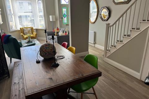 1 bedroom in a house share to rent, Crampton Road, London SE20
