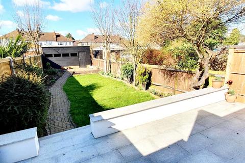 4 bedroom end of terrace house to rent, Elmstead Gardens, Worcester Park KT4