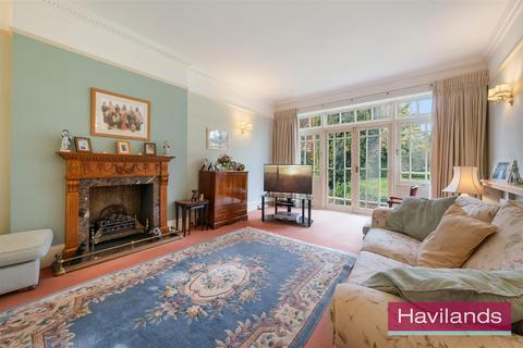 5 bedroom detached house for sale, Broad Walk, London
