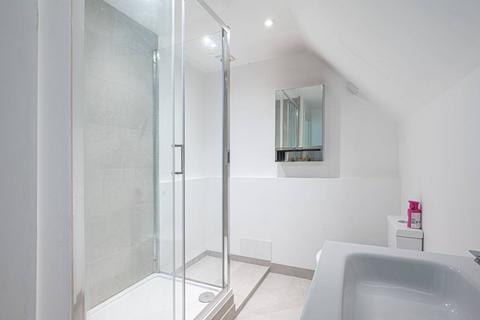 Studio to rent, Market Place, Hampstead Garden Suburb, London, NW11