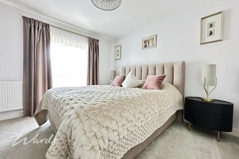 4 bedroom detached house to rent, Ruton Square Kings Hill ME19